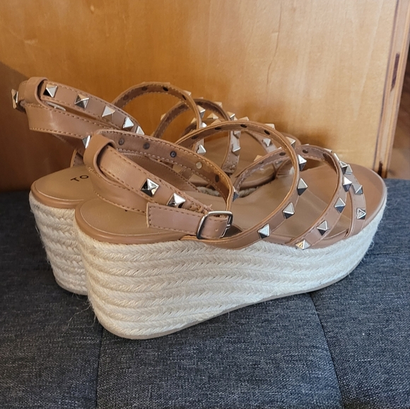 NWOT Torrid Studded Wedge Gladiator Sandals - Picture 3 of 5